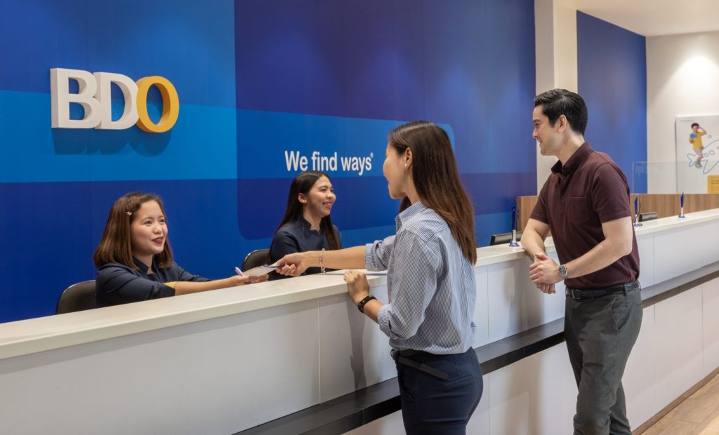 Two people banking at BDO