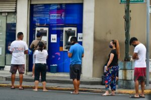 How do Filipino small businesses conduct digital payments?
