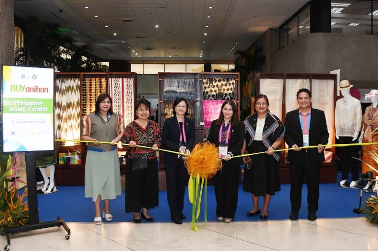 Top executives of the BSP and AFI during the ribbon-cutting ceremony to open the AFI exhibit for MSMEs