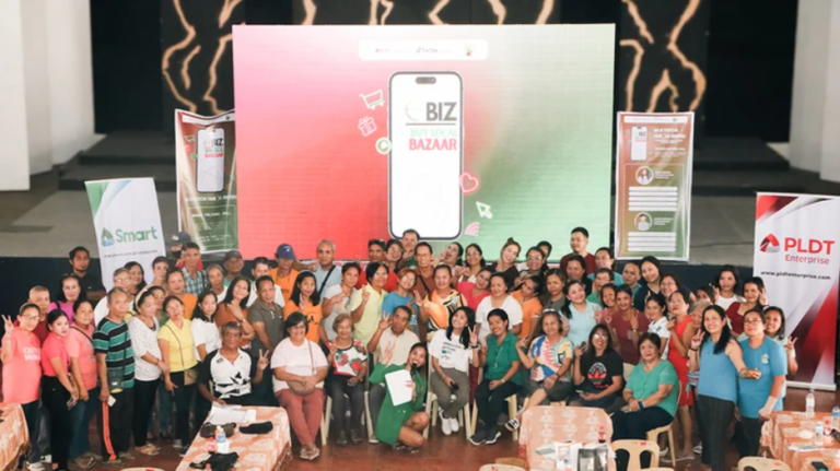 Participants of the eBiznovation Buy Local Bazaar Caravan strike a pose