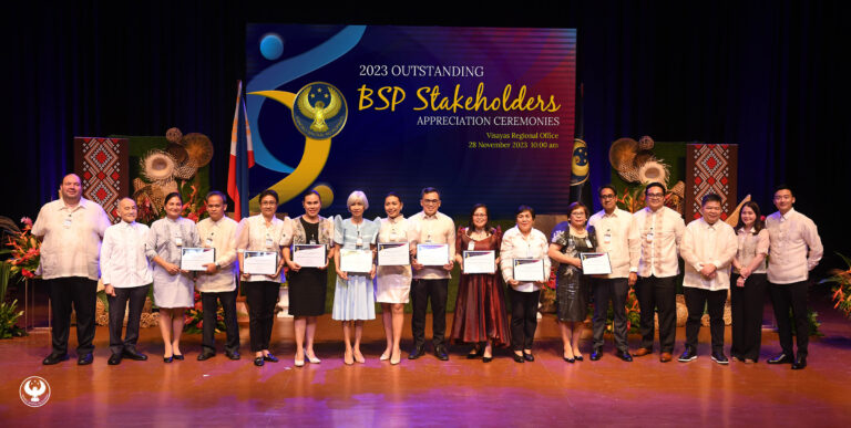 Monetary Board Member Romeo L. Bernardo (second from left) together with central bank officials and partners at the recognition ceremony for the outstanding partners of the BSP Visayas Regional Office and Branches