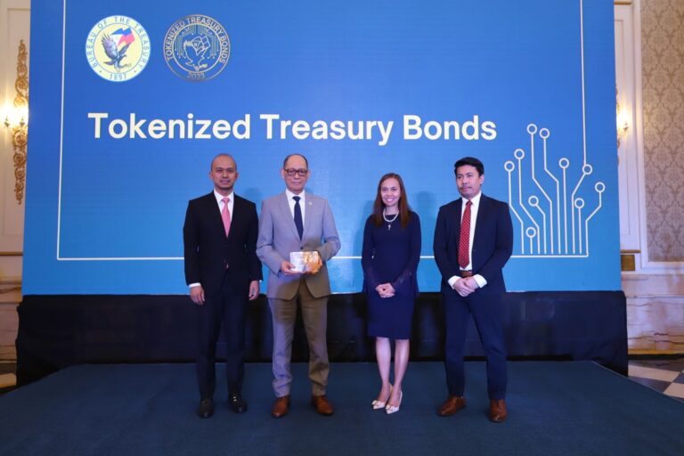 Former Finance Secretary Benjamin Diokno together with top executives of BTr