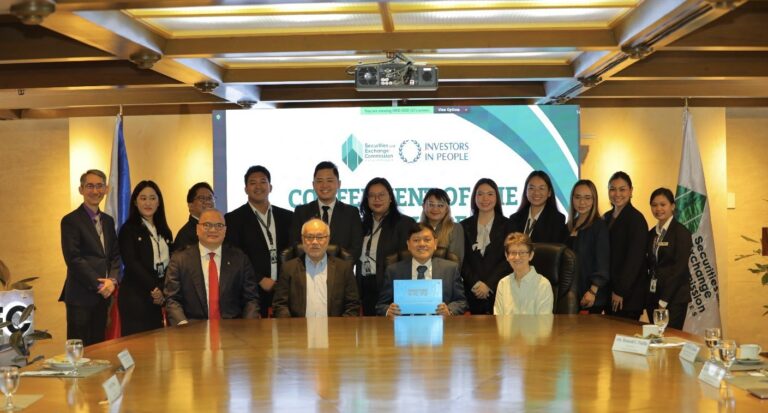 SEC Commissioner Javey Paul D. Francisco together with executives from London-based Investors in People (IiP)