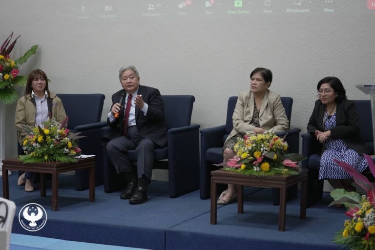 Photo shows Monetary Board Member V. Bruce J. Tolentino while leading discussions on recent economic developments and issues at the RMCS in Cebu.