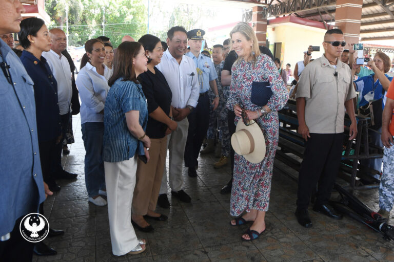 BSP Deputy Governor Bernadette Romulo-Puyat (pictured on the left) greets Her Majesty Queen Máxima of the Netherlands. With them are Rizal Province Governor Nina Ricci Alcantara Ynares-Chiongbian and Rizal 1st District Representative Michael John “Jack” Duavit.
