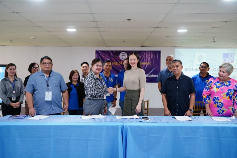 Ormoc City Mayor Lucy Marie Torres-Gomez (center) at the P300-million loan agreement signing with Atty. Janet L. Dacillo and other executives of DBP