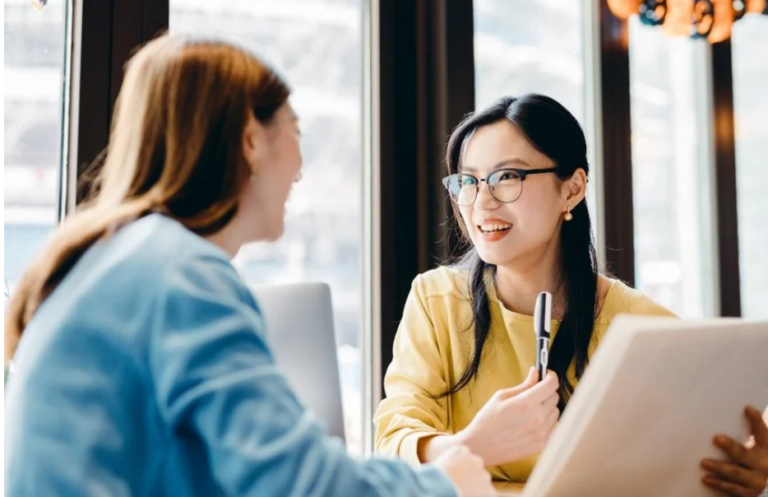 Photo of two women to show how Invesko is revolutionizing the investment landscape for young Filipinos today