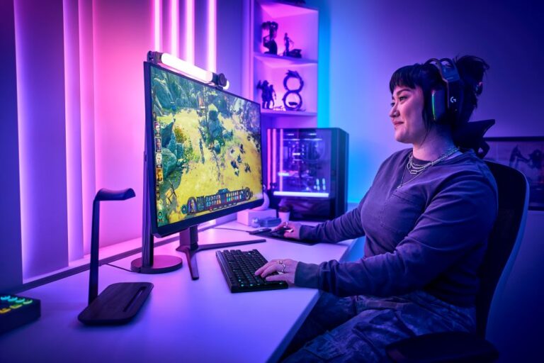 Logitech G has recently unveiled the G515, a revolutionary gaming keyboard, here being enjoyed by a female gamer