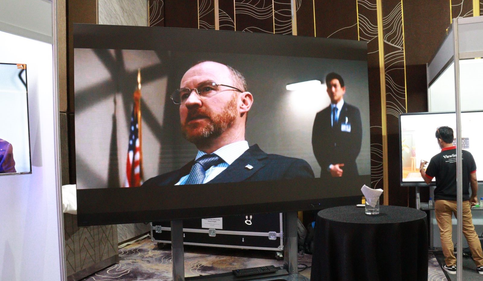 ViewSonic went to Cebu recently to showcase its latest display technologies, shown here, designed to revolutionize the hotel and resort industry