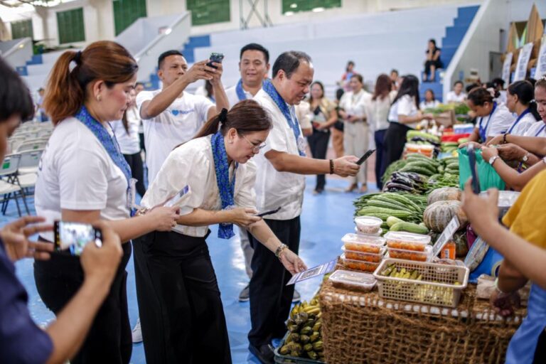 The municipality of Pinamungajan has joined the digital payments revolution by launching Paleng-QR Ph Plus, as shown in this photo of Cebu Mayor Ana Jessica Baricuatro leading the launch