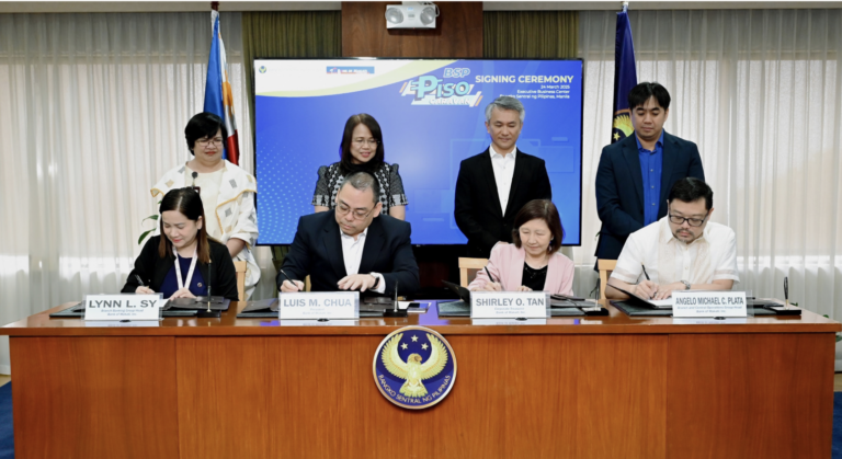 Executives of Bank of Makati as they join "Piso Caravan," the BSP's currency exchange program