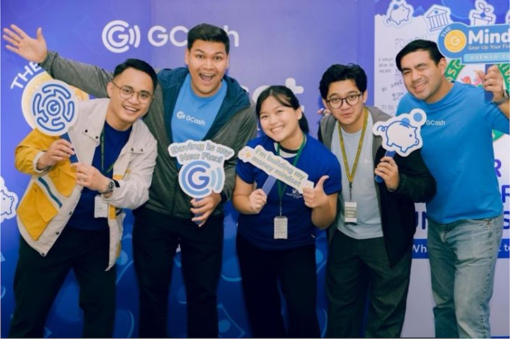 Student participants at GCash GMindset Bootcamps, which aims to drive student financial literacy, strike a pose during the event
