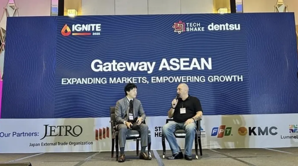 Beomsu SON of Tokyo Stock Exchange with Greg Krasnov, CEO of Tonik at IGNITE 2025