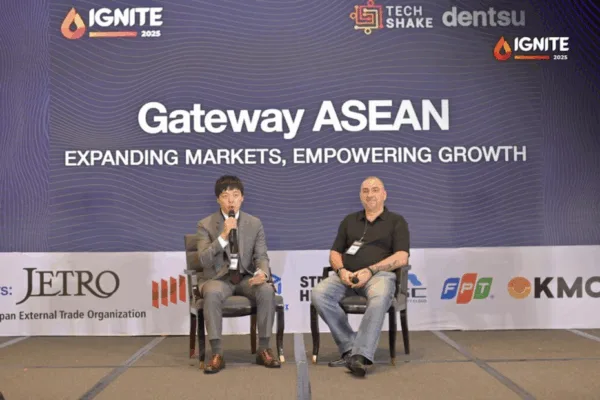 Beomsu SON of Tokyo Stock Exchange with Greg Krasnov, CEO of Tonik at IGNITE 2025