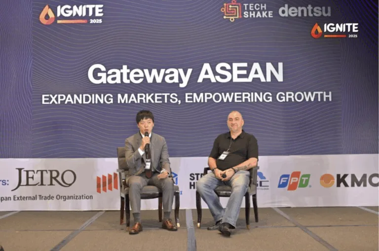 Beomsu SON of Tokyo Stock Exchange with Greg Krasnov, CEO of Tonik at IGNITE 2025