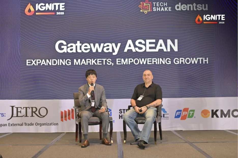 Beomsu SON of Tokyo Stock Exchange with Greg Krasnov, CEO of Tonik at IGNITE 2025