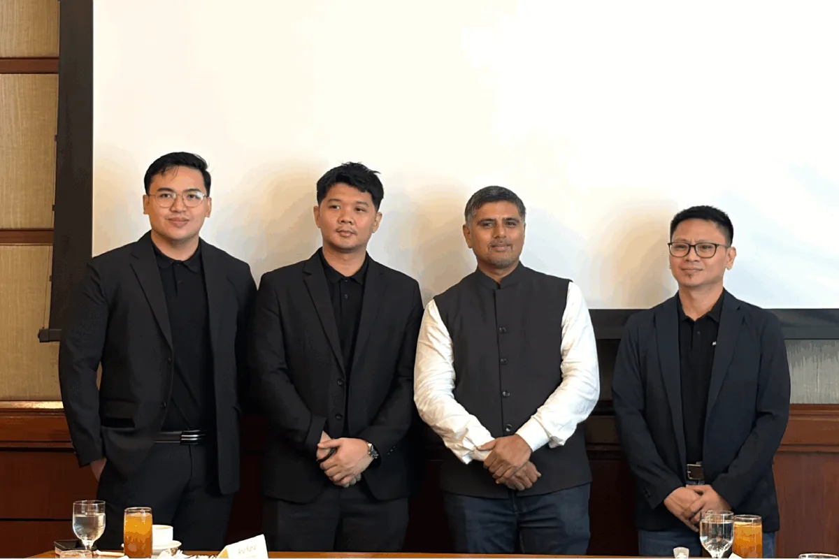 ManageEngine executives pose for a souvenir during the event