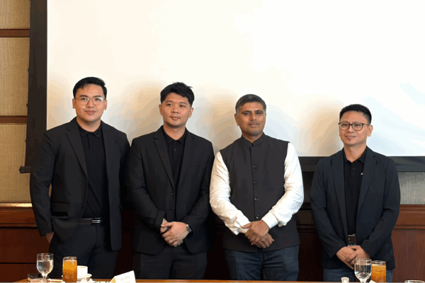 ManageEngine executives pose for a souvenir during the event