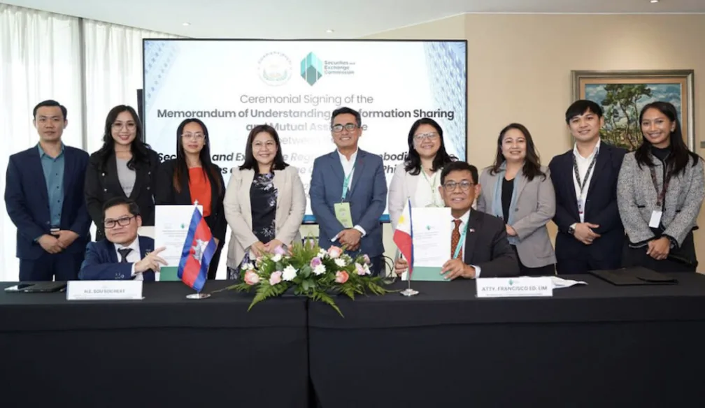 Photo of SEC and SERC execs as PH and Cambodia units forge capital markets pact