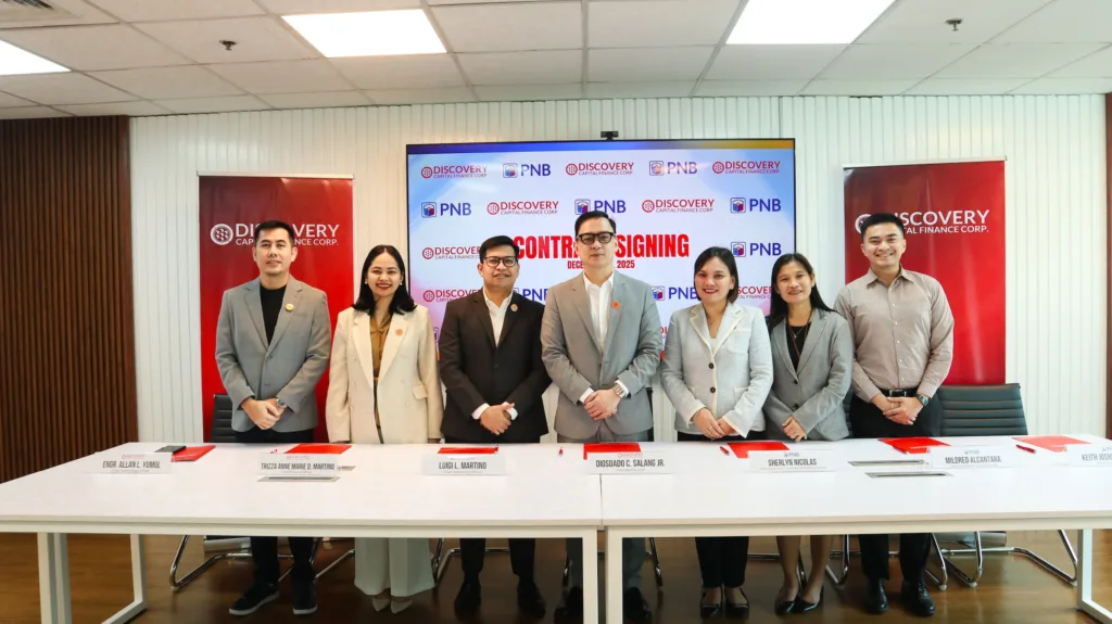 PNB, Discovery Capital team up to expand MSME financing nationwide 4 Executives of PNB and Discovery Capital Finance Corp. strike a pose after forging a partnership agreement to scale up SME financing across the country