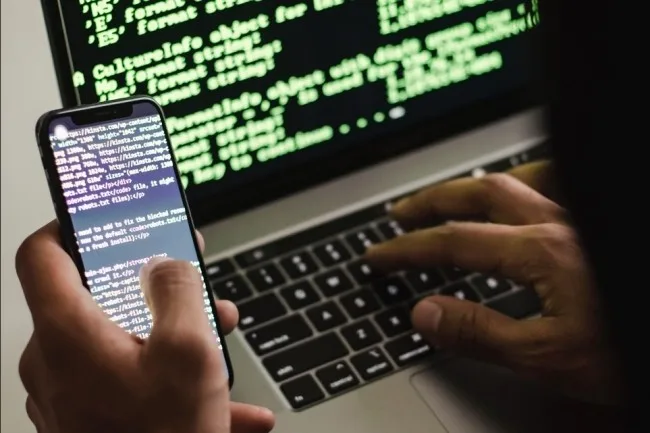 Apple sounds global alarm as spyware threats rise 3 Commercial Spyware