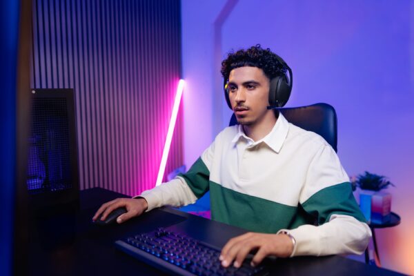 Logitech G brings G321 LIGHTSPEED wireless gaming headset to Filipino gamers