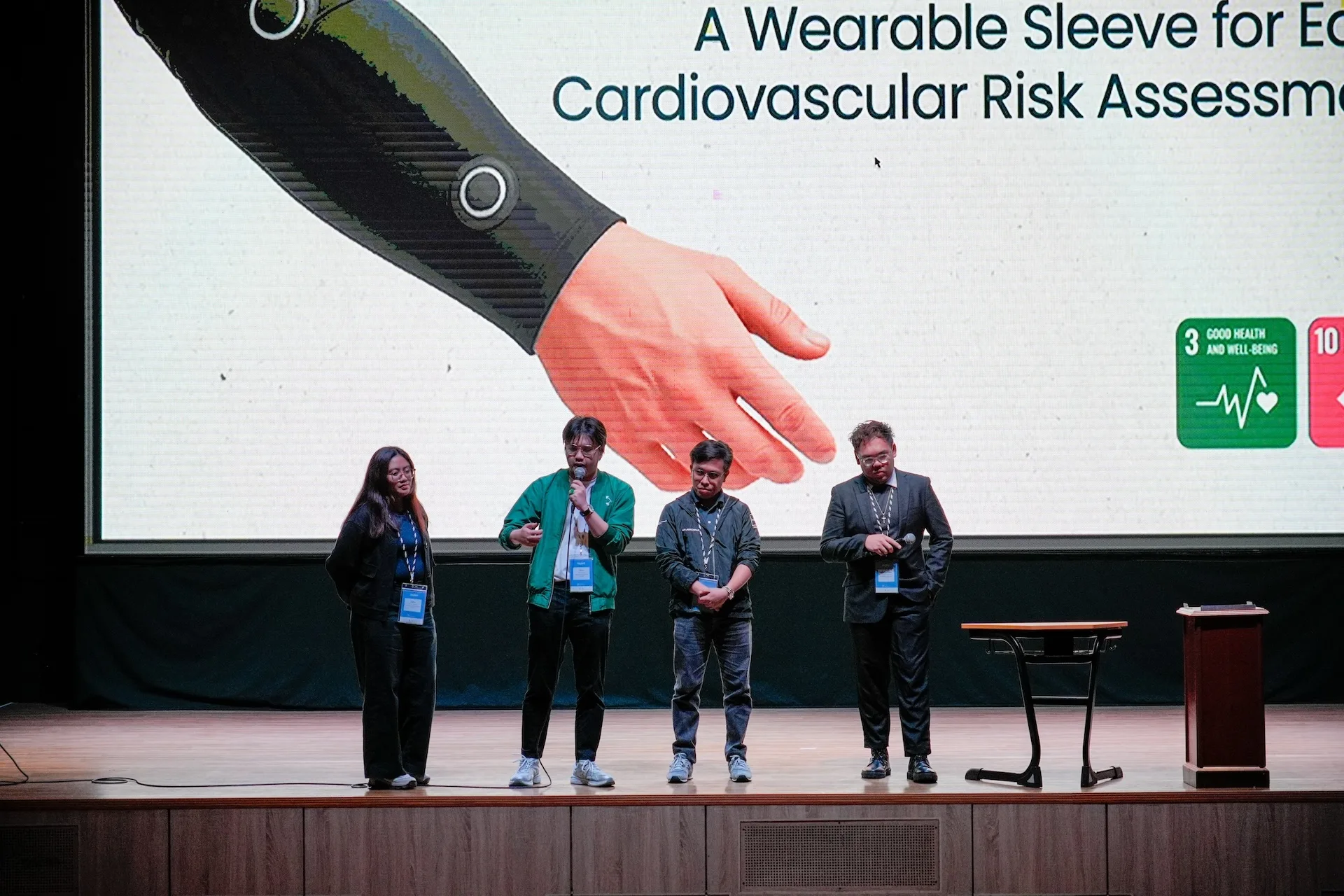 Filipino innovators turn challenges into people-centered solutions and innovation at UNLEASH Philippines