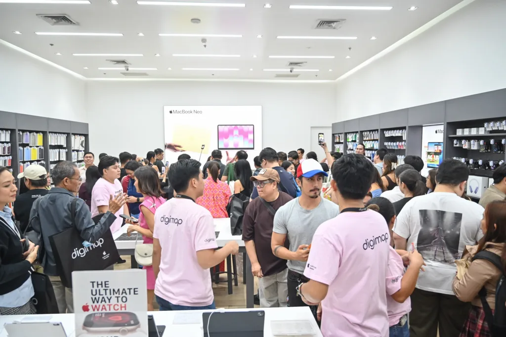 Buyers and guests flock to the Digimap store at One Ayala for the launch of the Macbook Neo