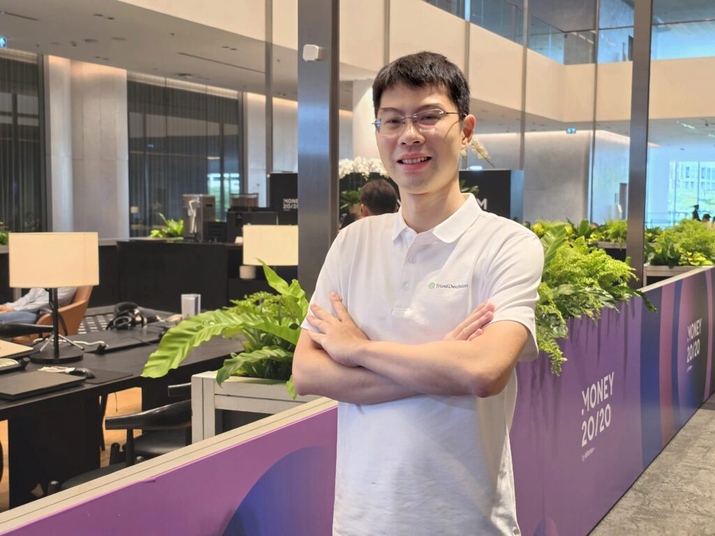 Dr Simon Liu