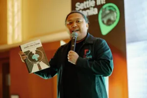 Eliezer Rabadon, CEO of DVCode, while introducing the new book