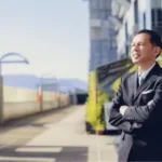 A man looks up to the sky as Metrobank sees gradual economic recovery in 2026 as inflation stays within target