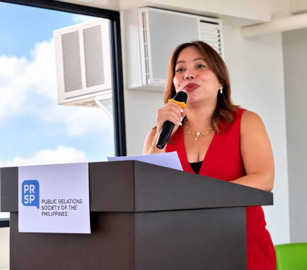 Ana Pista speaking